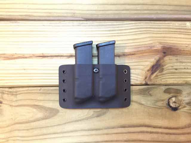 (image for) Traditional Dual Pistol Magazine Carrier