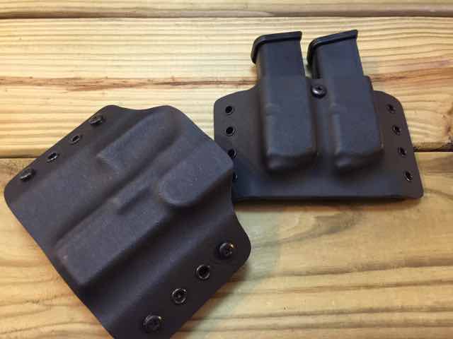 (image for) Traditional Dual Pistol Magazine Carrier